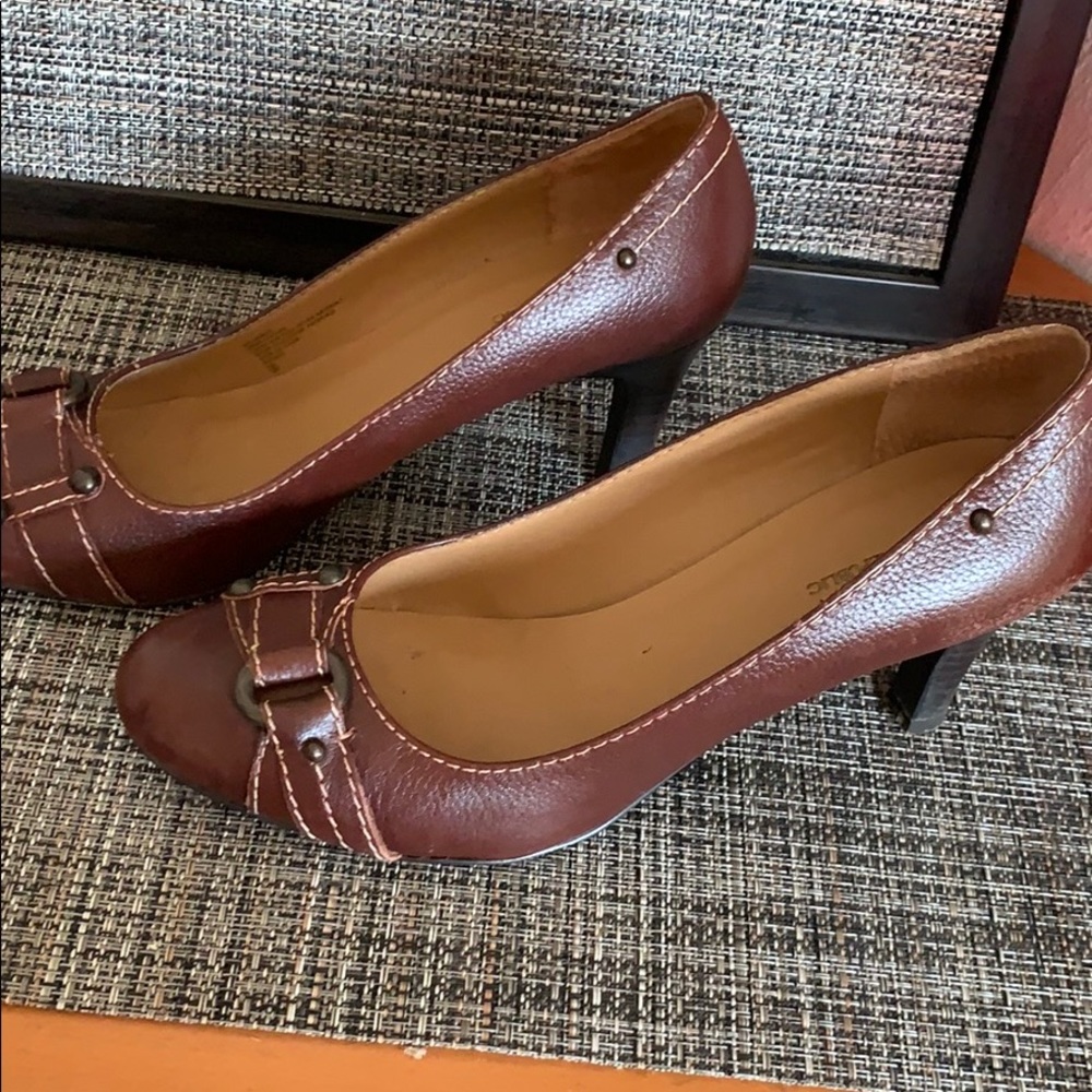 Banana Republic Brown Heels